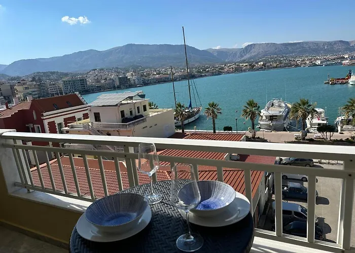 Panoramic Port Penthouse