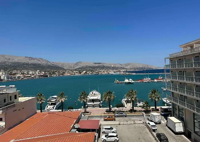 Panoramic Port Penthouse