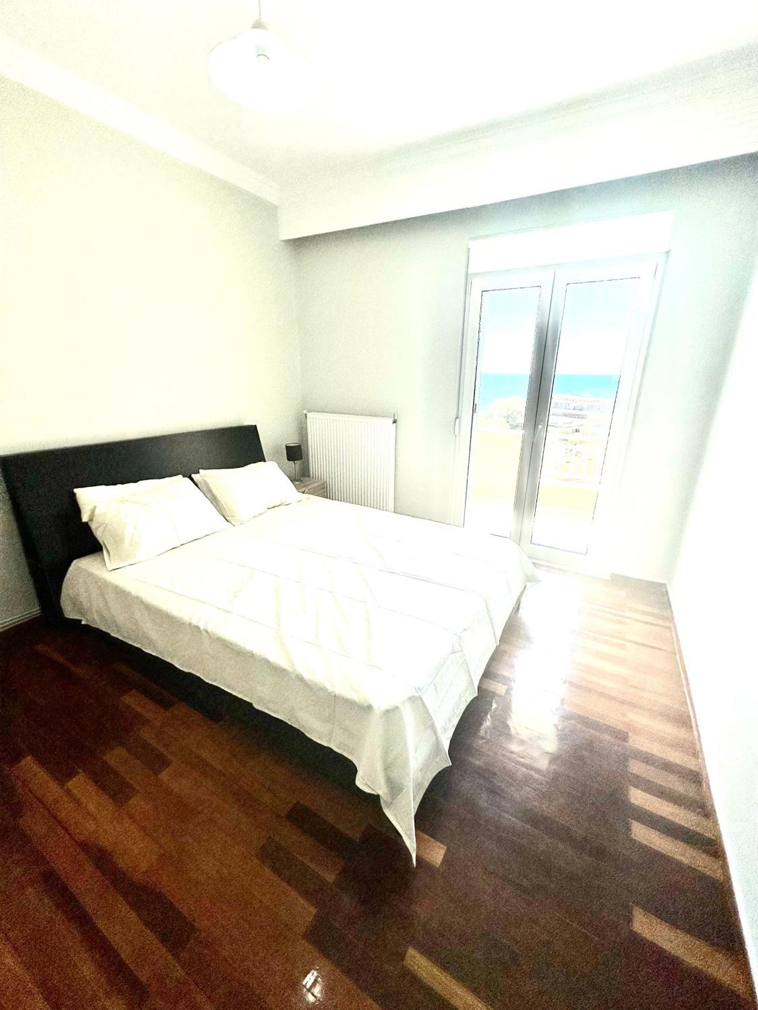 Panoramic Port Penthouse Apartment *
